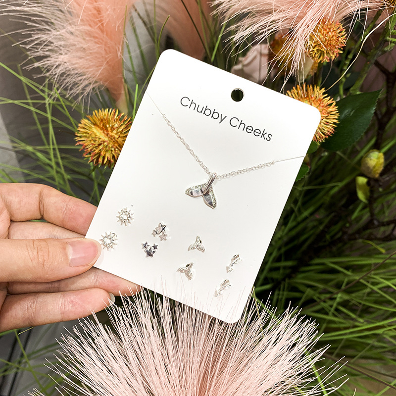 Set Dây Chuyền + Khuyên Tai Hình Trái Tim Đính Đá Xinh Xắn