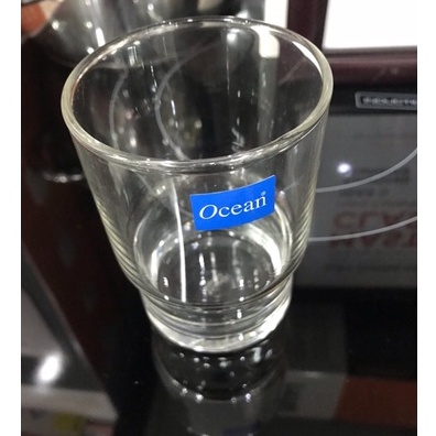 Ly thủy tinh súc miệng thường dùng làm cốc đánh răng trong nhà tắm