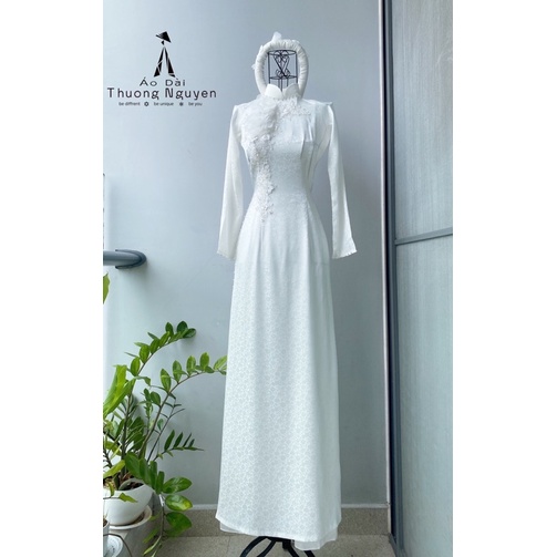 ÁO DÀI GẤM TRẮNG THÊU