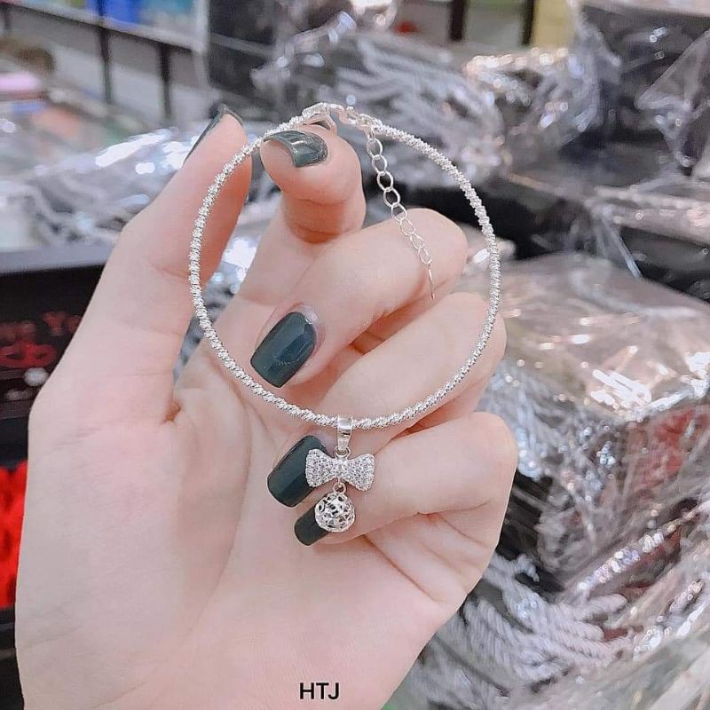 Vòng tay charm bạc ta có 4 mẫu