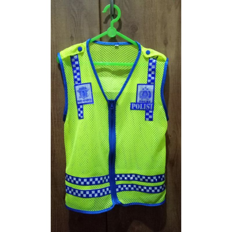 Trang phục cảnh sát cho bé