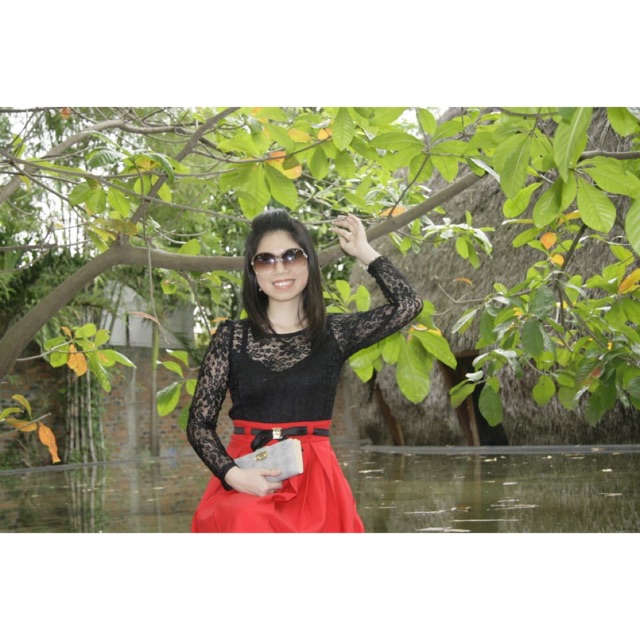 Thanh lý váy ren đỏ