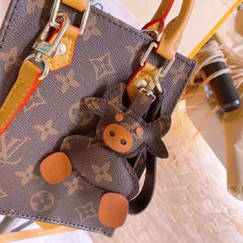 Túi xách tay nữ có dây đeo chéo dáng nhỏ đựng điện thoại louis vuitton LV