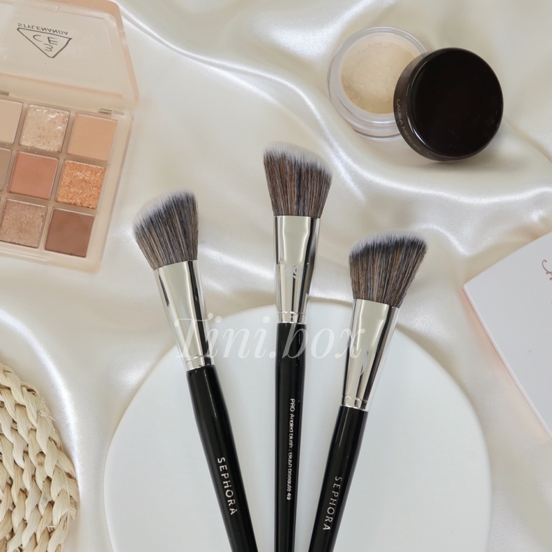Cọ tạo khối và má hồng Sephora 49 PRO Angled Blush Brush