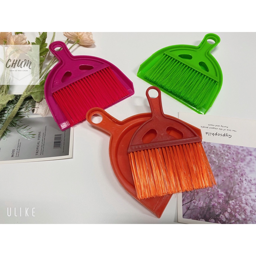 bộ chổi và hót rác lau dọn bàn ghế , ban thờ B6