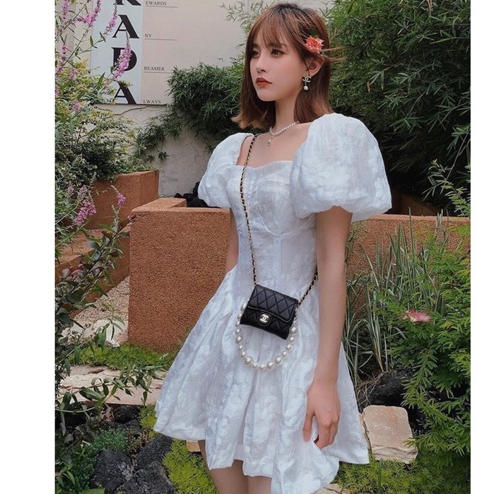 Đầm dạo phố chất ren hoa tay bồng dáng váy ngắn dễ thương - Ona Dress | BigBuy360 - bigbuy360.vn