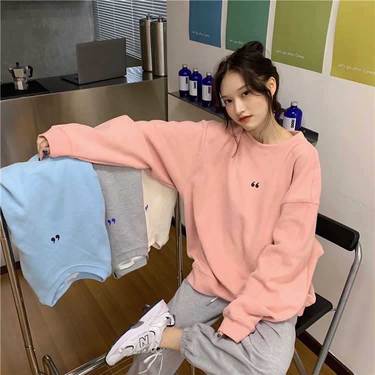 LEEVA - Áo sweater trơn nữ phối kí tự vải nỉ bông mềm A182