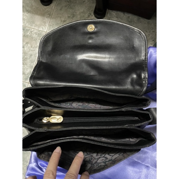 Túi đeo chéo da bò thật hiệu SAINT JACK của Anh  ,mới hơn 90%, dây đeo bản to đeo êm vai thích lắm nha .