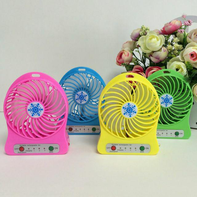 Quạt mini 3 tốc độ cực mát kèm pin sạc(Giao Màu Ngẫu Nhiên) ( hàng sẵn )