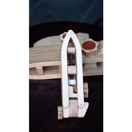 Kẹp khâu đồ da thủ công