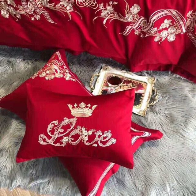 Bộ Chăn Ga Gối 7 Món Lụa Love Vương Miện Cao Cấp hoạ tiết Thêu Đính cầu kì -  sắc nét -> liên hệ shop để được tư vấn