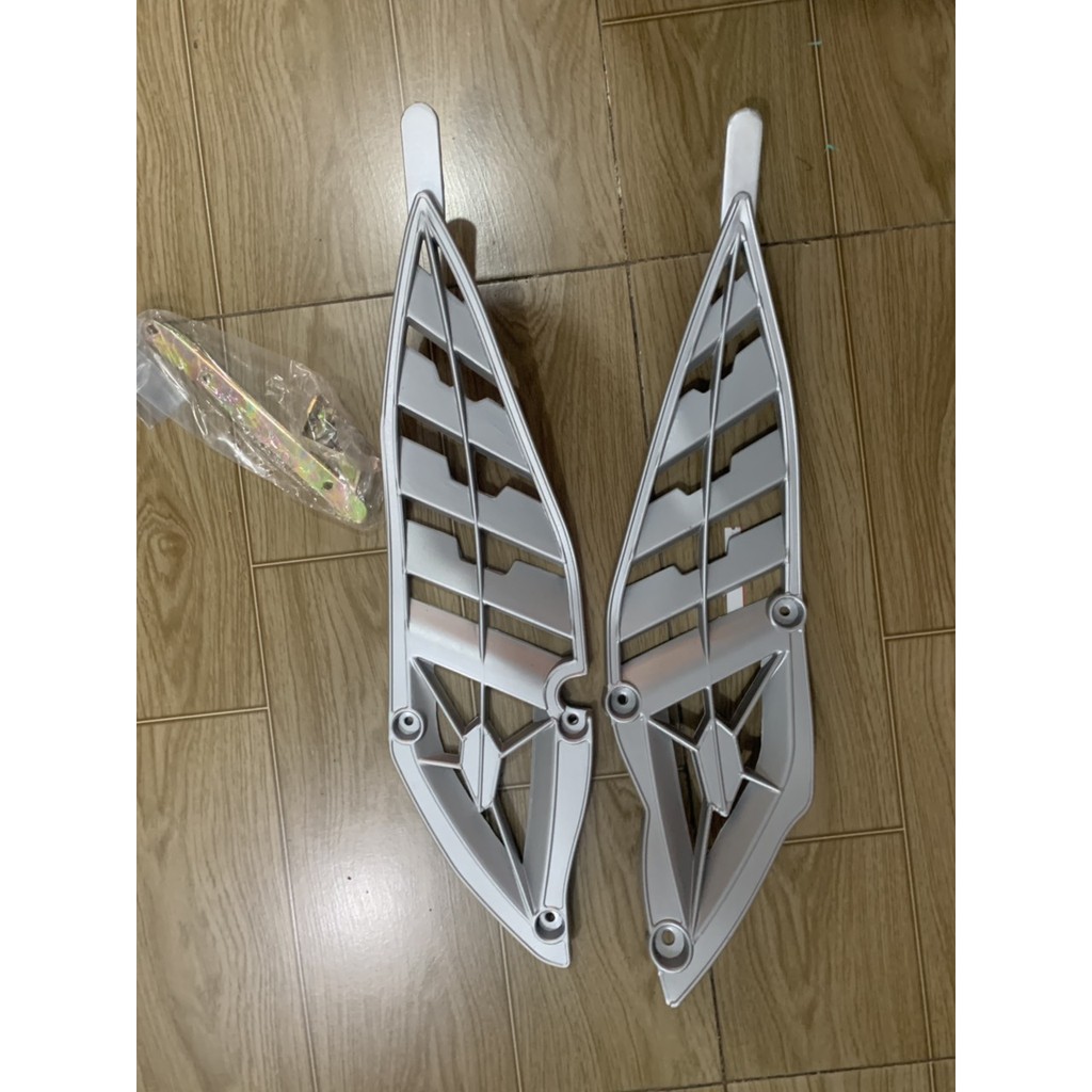 Ốp sườn xe winner x màu bạc chất liệu nhựa