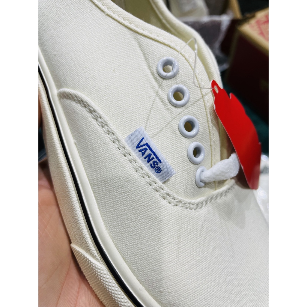 Giày Vans trắng kem