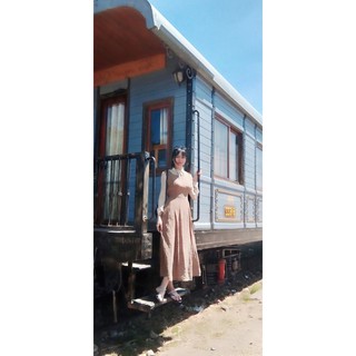 Đầm cổ điển hoa nhí.
