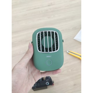 Quạt mini đeo cổ remax du lịch đi biển hot new 2020