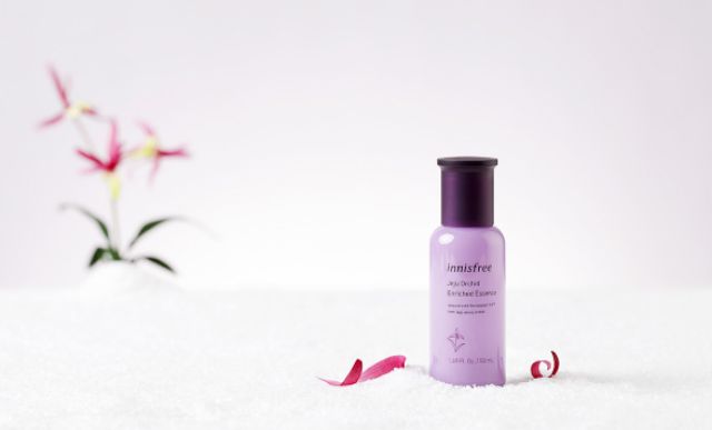 Bộ dưỡng Hoa lan tím Innisfree mẫu mới 2019