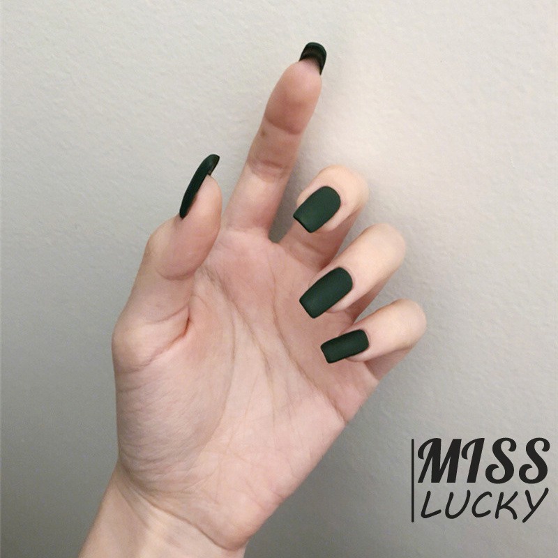 Set 24 móng tay giả đầu vuông màu xanh lá cây đậm xinh xắn cho nữ