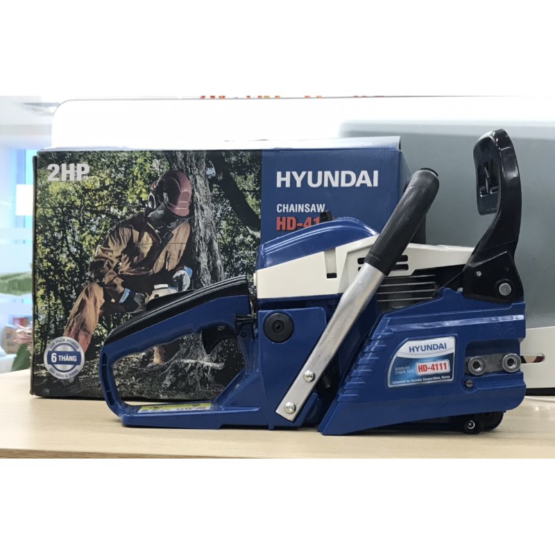 Cưa xăng mini, cưa xích cầm tay cắt xẻ cây gỗ Hyundai HD4111 chất lượng cao, 2HP, lam 40cm, xích Mỹ Oregon