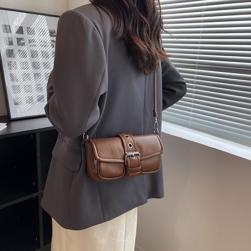 Túi Đeo Một Bên Vai niche Phổ Biến Trong Năm Mới