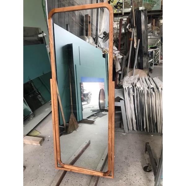 Gương soi toàn thân