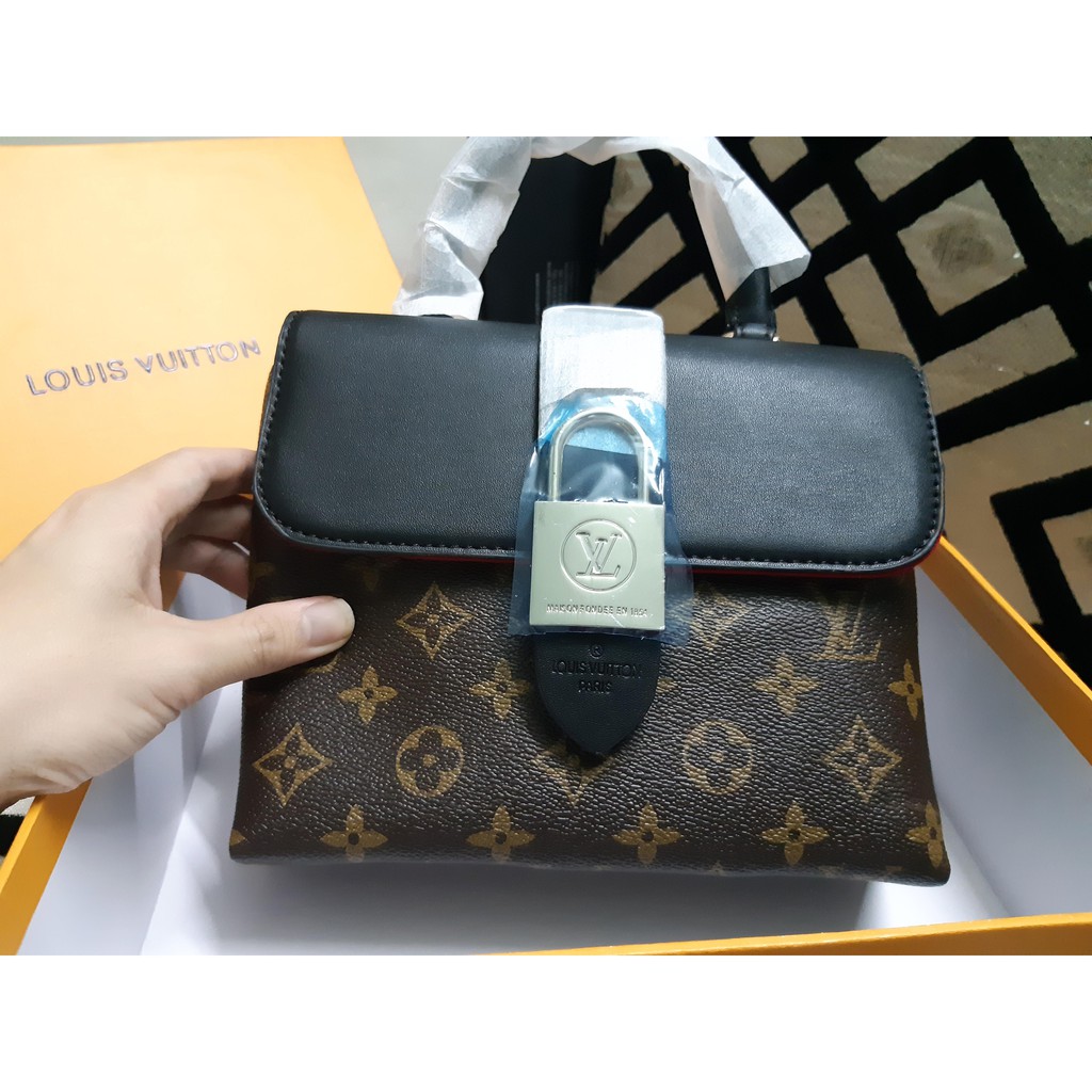 Túi xách trang trí hình ổ khóa cho chị em đi đám tiệc