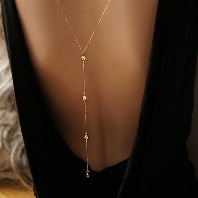 Vòng cổ đeo lưng dạng xích đơn giản dành cho cô dâu