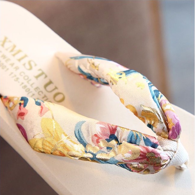 Dép Xỏ Ngón Đi Biển Chống Trượt Phong Cách Mới Đáng Yêu Cho Bé Gái