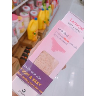 Lactacyd dung dịch vệ sinh 250 ml tặng kèm quần lót