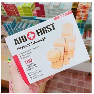 Hộp 100 miếng băng gâu y tế, Băng gạc cá nhân urgo tiện dụng