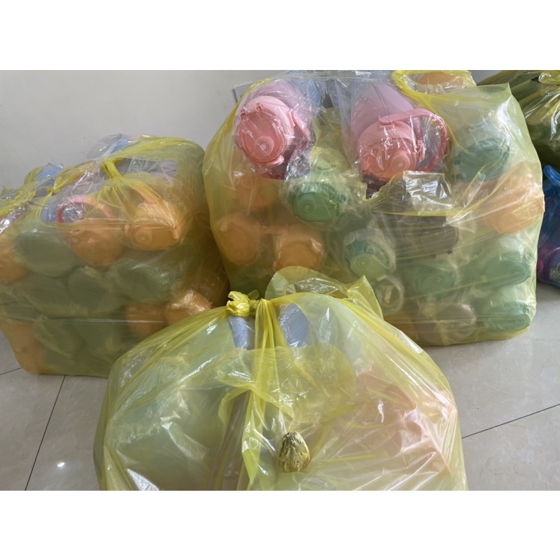 Bình đựng nước 2L có ống hút, vạch chia nhắc giờ uống nước, hình dán dễ thương, nhiều màu, siêu đẹp, siêu nhẹ