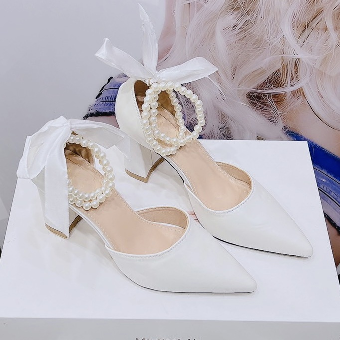 Giày cao gót bít mũi quai ngọc 7cm - V39