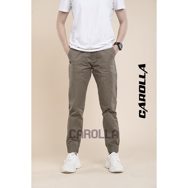 Quần jogger nam 6 túi với thiết kế 4 túi trước và 2 túi sau