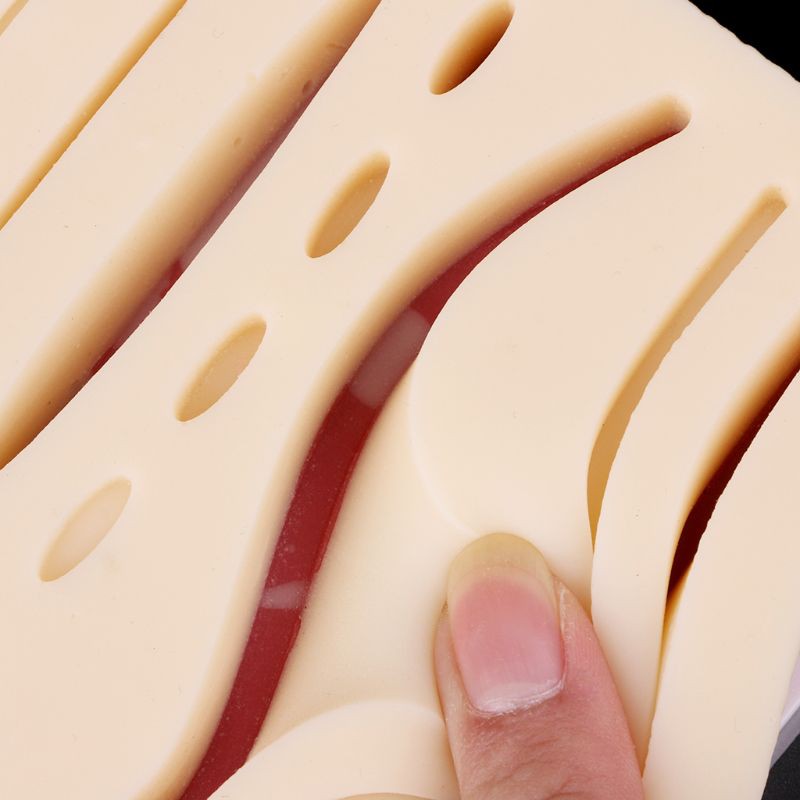 Mô hình da người bằng silicone cho tập khâu vết thương
