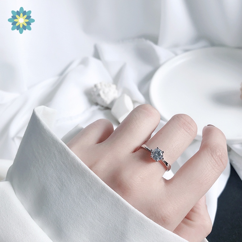 Nhẫn đính hôn nữ đính đá sang trọng