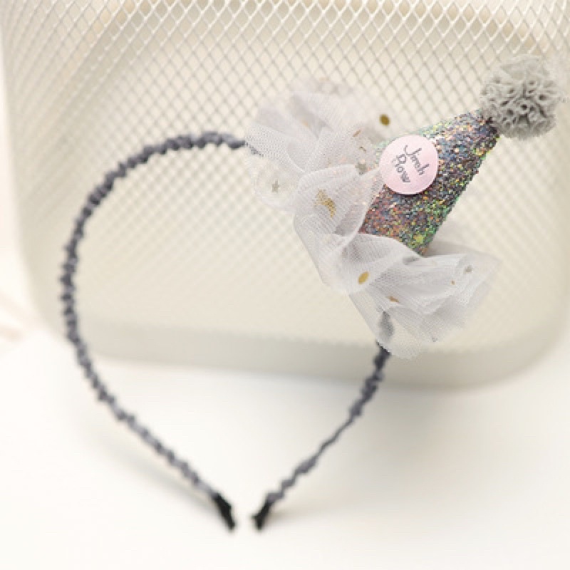 Cái tóc cho bé kiểu mũ sinh nhật