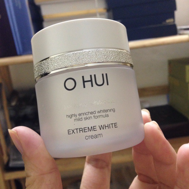 Kem dưỡng trắng da và chống lão hoá OHUI Extreme White Cream 50ml