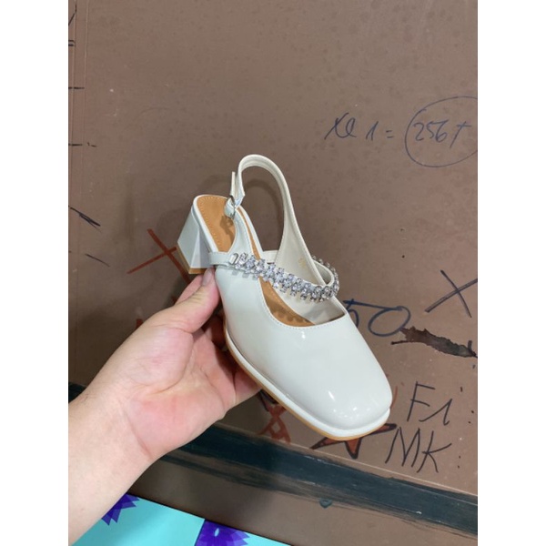Giày cao cấp xinh xinh A500