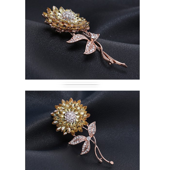 Cài áo thời trang đính đá hoa vàng GC32