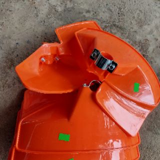 Tấm chắn bùn máy cắt cỏ