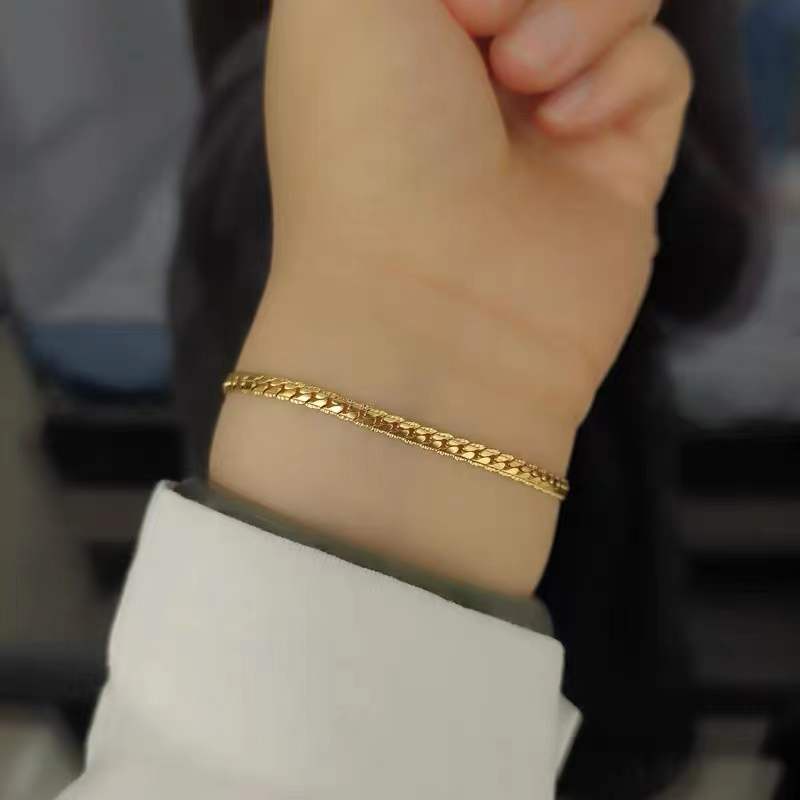 Dây chuyền / vòng tay bằng thép titan mạ vàng 18k không phai màu phong cách Âu Mỹ thời trang dễ phối đồ cho cặp đôi