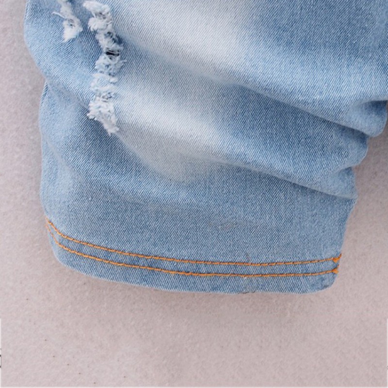 Bộ áo thun không tay và quần thể thao cho bé trai