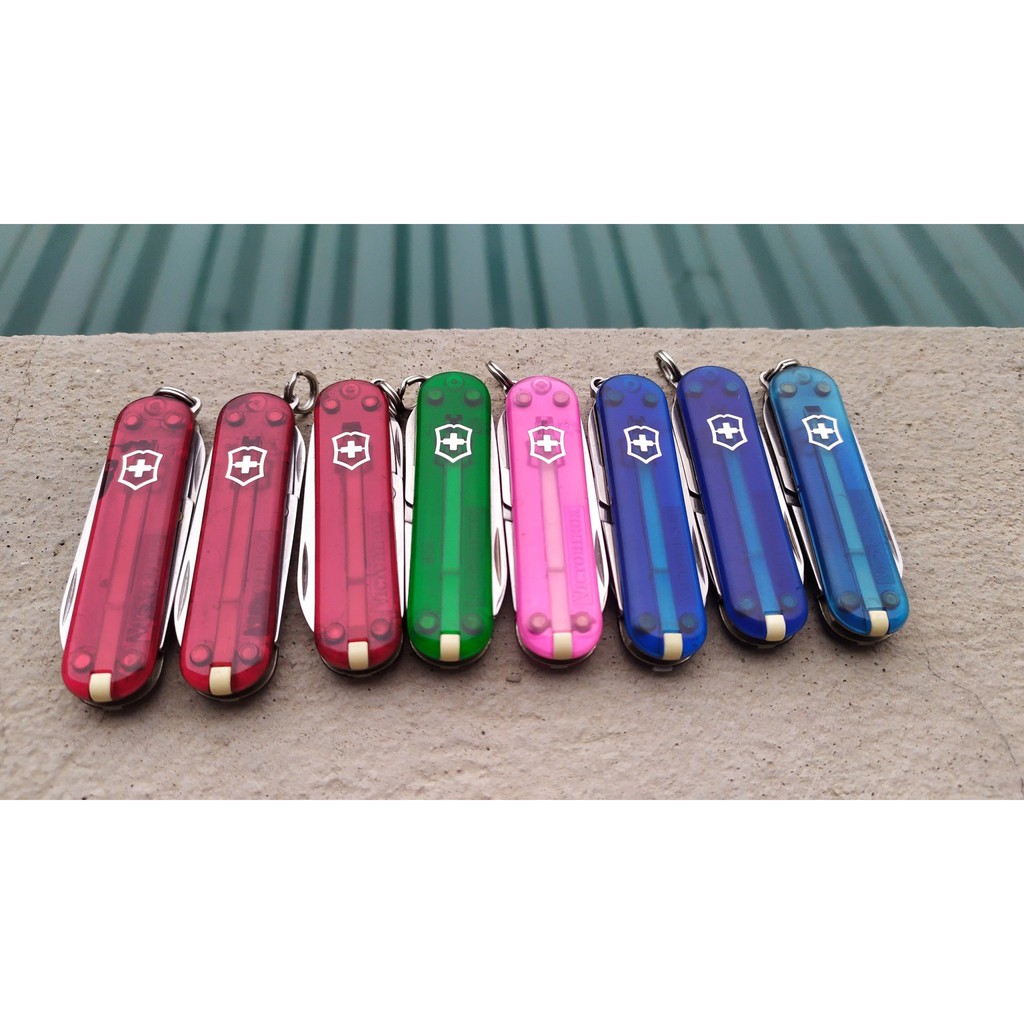 Dao đa năng Victorinox Classic SD trong suốt