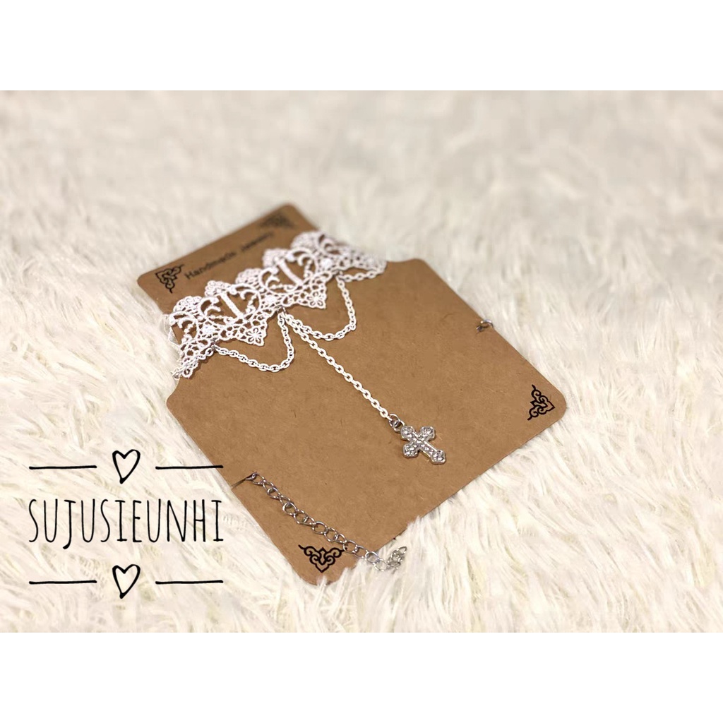 vòng cổ choker chuỗi xích màu trắng đính chữ thập phong cách gothic