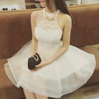 Đầm Xòe Cổ Yếm