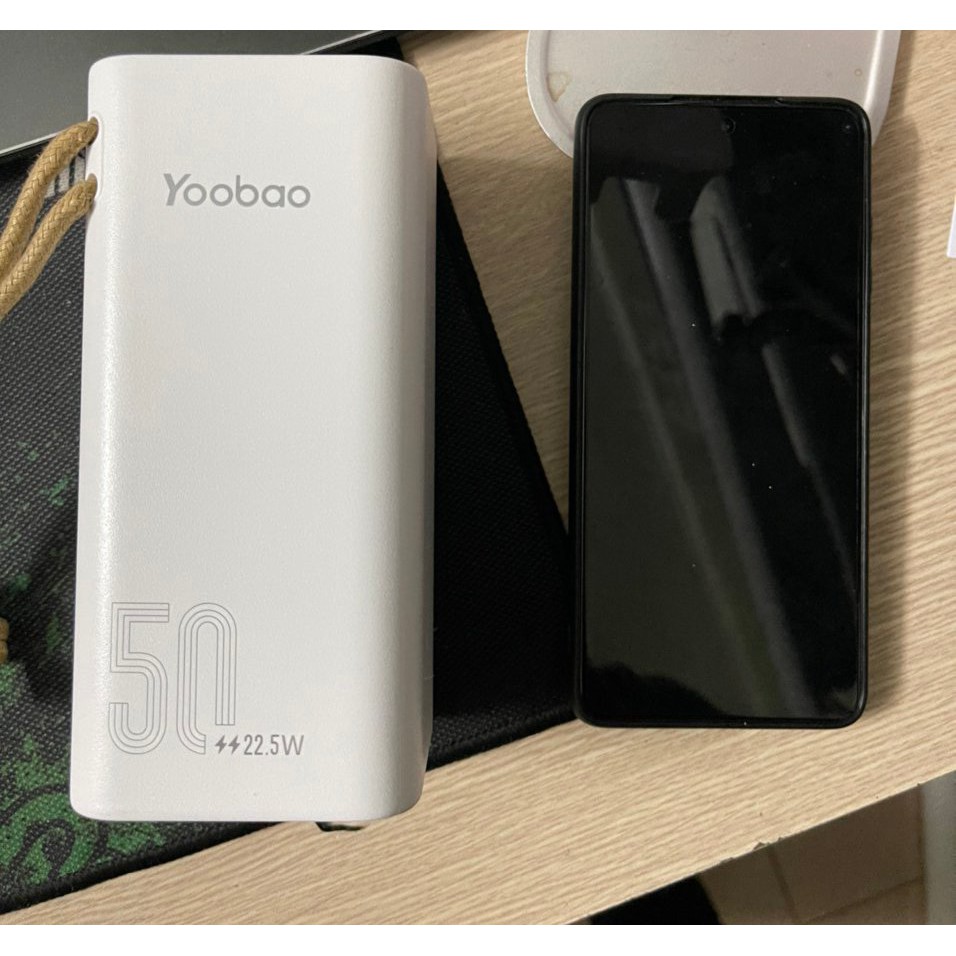 Pin sạc dự phòng Yoobao H5 / L50 dung lượng 50000 mAh, tích hợp đèn pin siêu sáng, hỗ trợ sạc nhanh PD