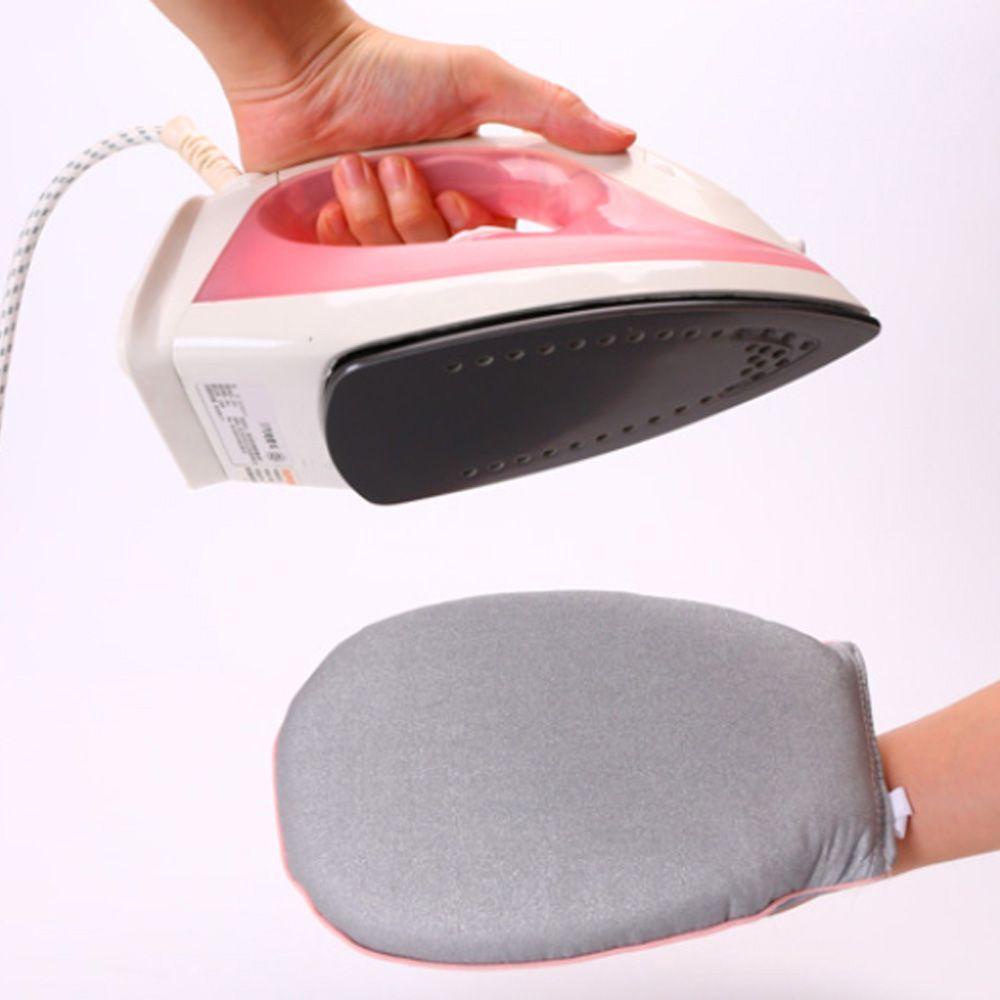 Bàn Ủi Hơi Nước Cầm Tay Chịu Nhiệt Tiện Dụng Cho Gia Đình