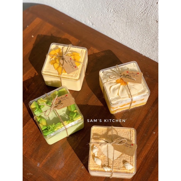20 Hộp mica vuông 04 đựng bánh tiramisu - panna cotta - bánh mousse - hộp đựng bánh cookie , kẹo mứt tết