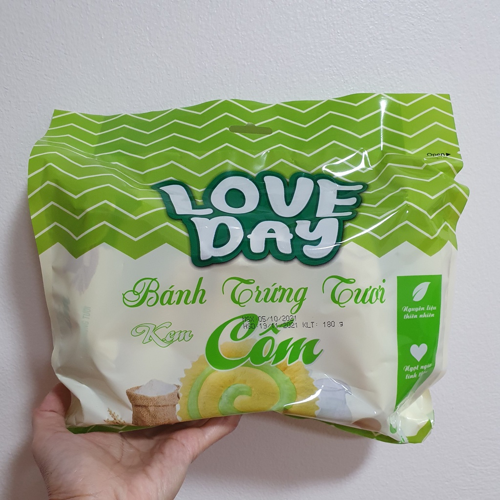 Bánh Bông Lan Trứng Tươi Love Day - Gói 6 Chiếc - Thơm Ngon Mềm Mịn - Vị Thịt Nướng Mật Ong - Cốm - Sầu Riềng.