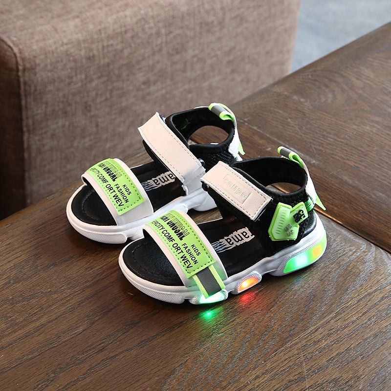 Giày Sandal Đế Mềm Chống Trượt Có Đèn Thời Trang Dành Cho Trẻ 2021