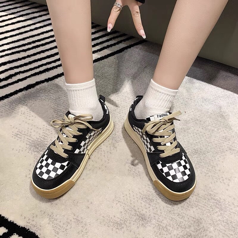 Giày Thể Thao Nữ Đế Nâu Cá Tính